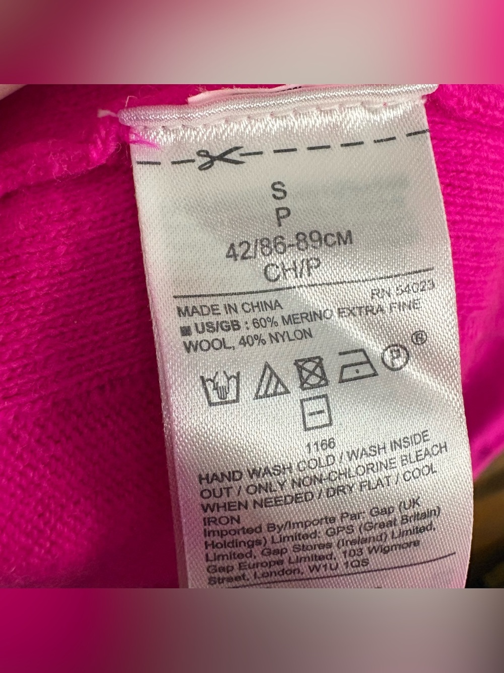 Banana Republic Hot Pink Merino Wool Sweater Small Preppy Office Work Academia - Picture 11 of 12